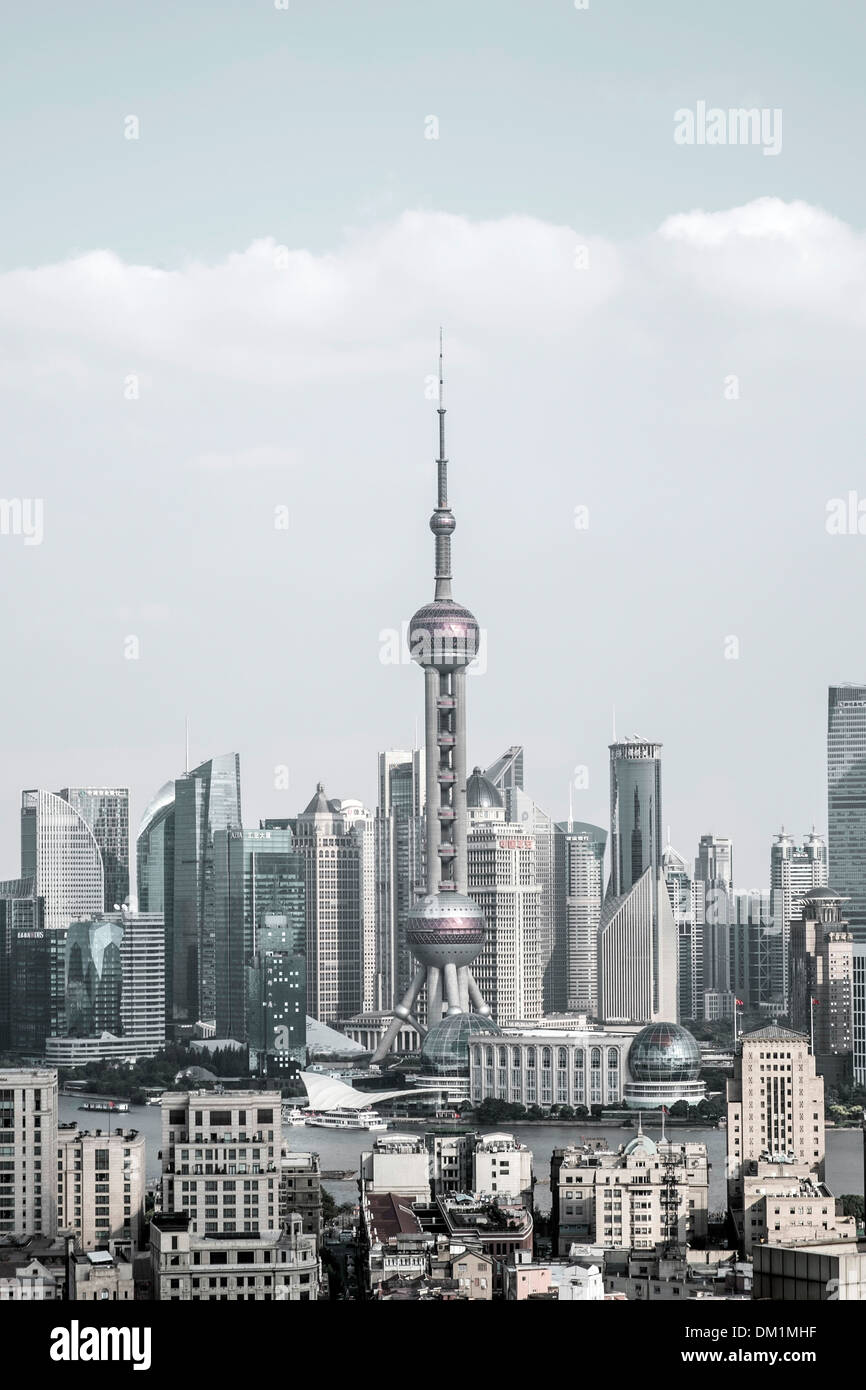 Vue de l'Oriental Pearl Tower, quartier financier de Lujiazui, Pudong, Shanghai, Chine Banque D'Images