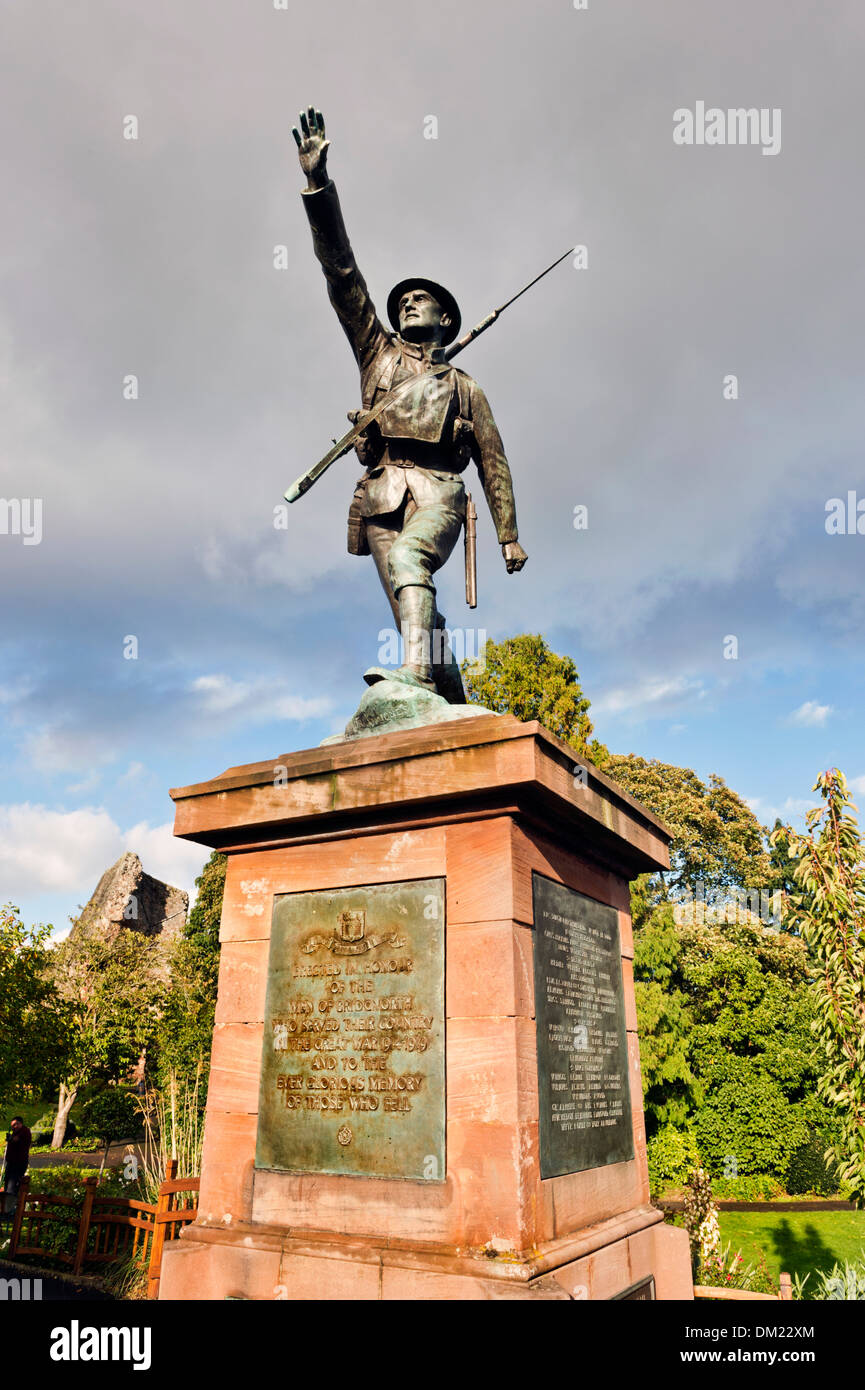 Le monument aux morts, les Jardins du Château, Bridgnorth, Shropshire, Angleterre Banque D'Images