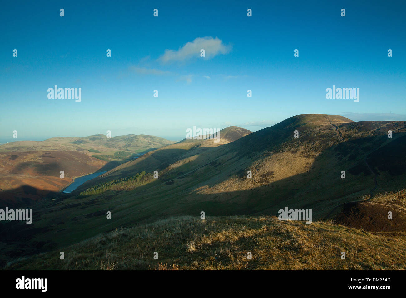 Droit à l'échaudure et Carnethy Hill d'Est Kip, les collines de Pentland, le Parc Régional Pentland Hills, Lothian Banque D'Images