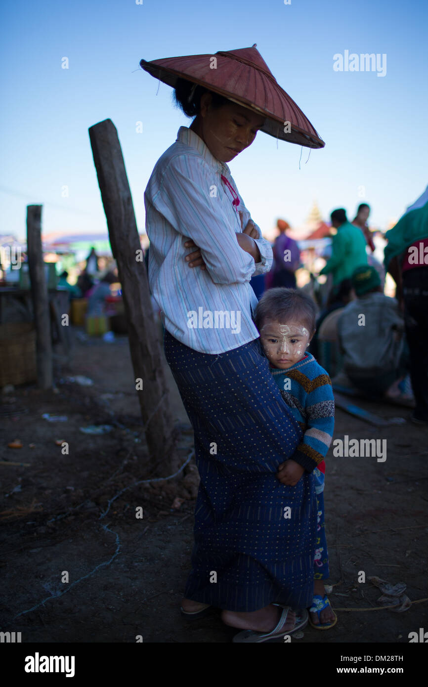 La mère et l'enfant, le Myanmar (Birmanie) Banque D'Images