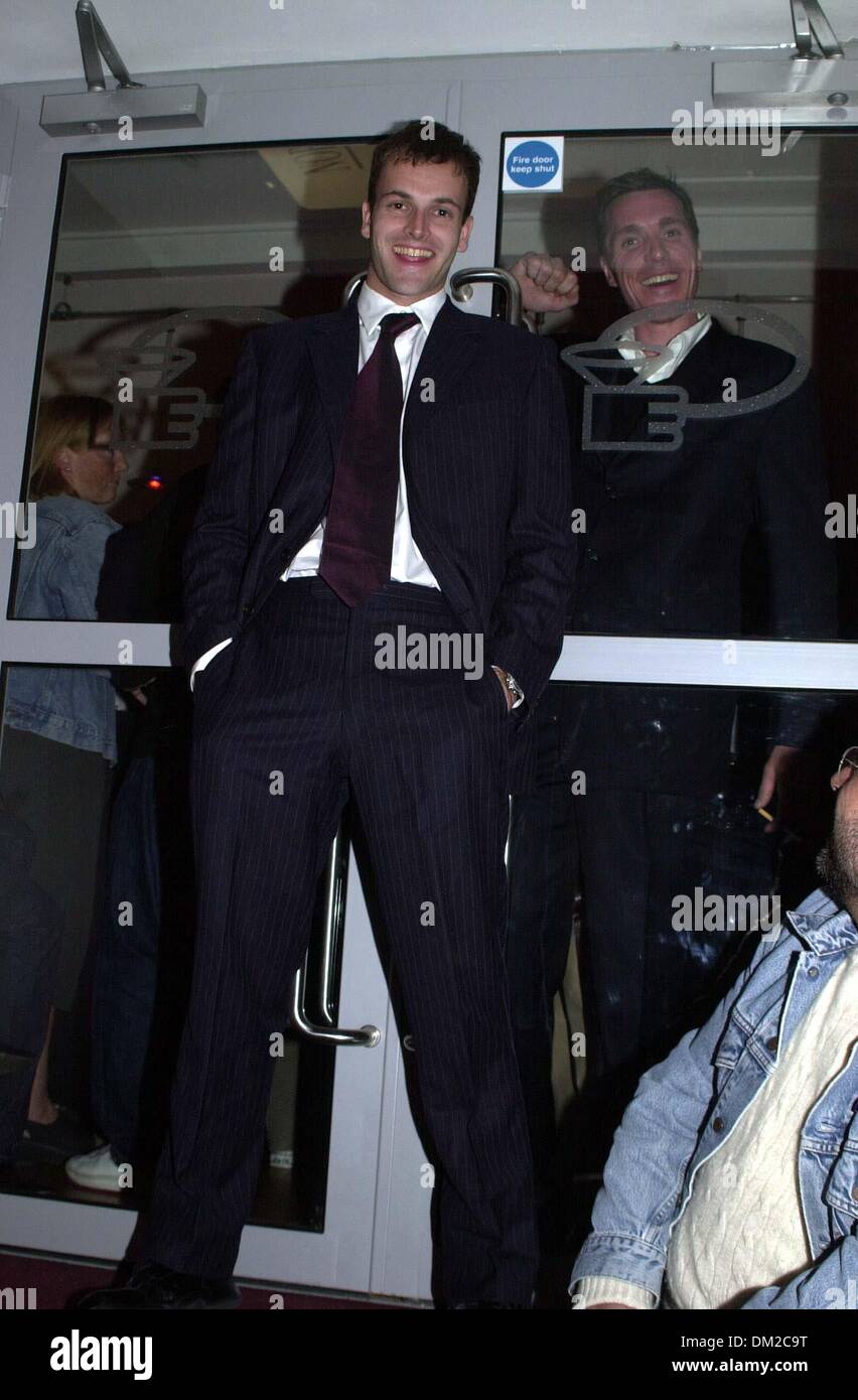 19 mai 2000 - Londres - PREMIERE DE NORA, AVEC EWAN MCGREGOR.À l'everyman à Hampstead. Le Nylon naturel,l'équipage étaient là pour soutenir, Y COMPRIS TOUS LES EWAN Jude Law, SADIE FROST,SEAN PERTWEE ET JOHNNY LEE MILLER-.(Image Crédit : © Globe Photos/ZUMAPRESS.com) Banque D'Images