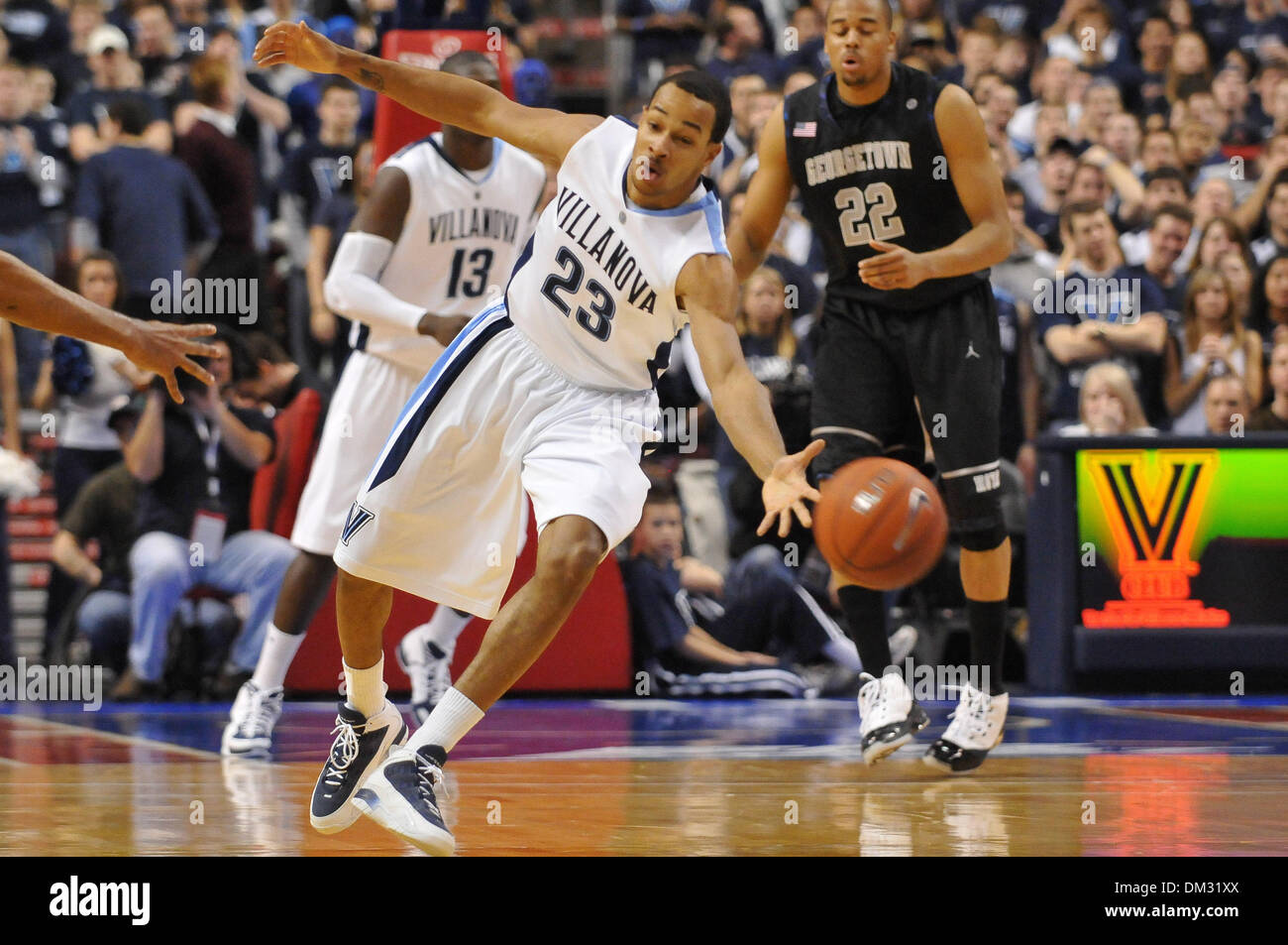 Villanova guard Dominic joue # 23 trys pour voler la balle dans la première moitié dans un jeu joué à la Wachovia Center de Philadelphie, Pennsylvanie. (Crédit Image : © Mike Southcreek human life by Sylvester Graham/global/ZUMApress.com) Banque D'Images