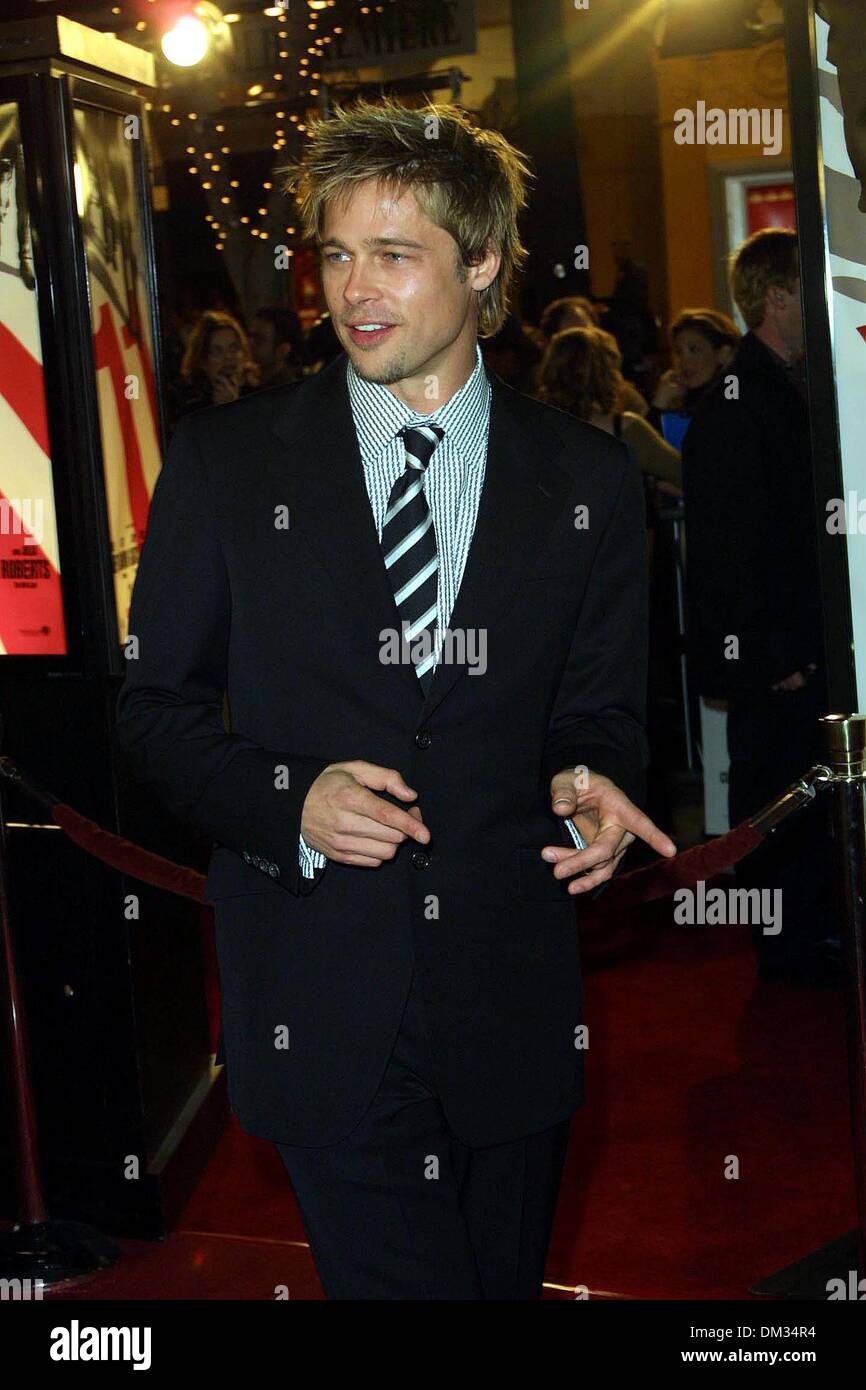 Le 5 décembre, 2001 - OCEAN'S ELEVEN PREMIERE.AU MANN VILLAGE THEATER DE LOS ANGELES.BRAD PITT. BARRETT FITZROY / 12-5-2001 K23577FB (D)(Image Crédit : © Globe Photos/ZUMAPRESS.com) Banque D'Images