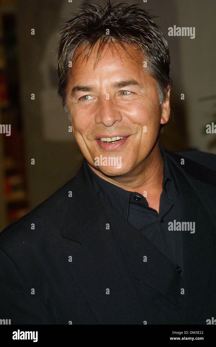 8 novembre 2001 - réalisation spéciale rend hommage à Jeffrey Katzenberg.STARS gala-bénéfice 2001.A LA GRANDE SALLE DE BAL Hollywood & Highland, LOS ANGELES CA.DON JOHNSON. BARRETT FITZROY / 11-08-2001 K23301FB (D)(Image Crédit : © Globe Photos/ZUMAPRESS.com) Banque D'Images