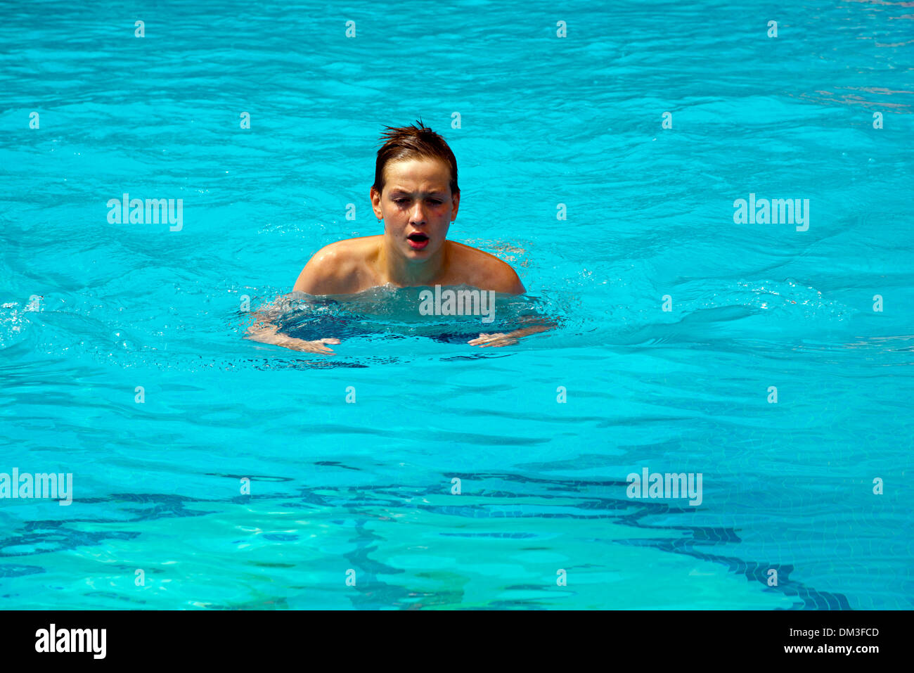 L'activité active boulangers boy treize jours fériés loisirs jeunesse joie jeunes jeune jeune garçon modèle caucasien Banque D'Images