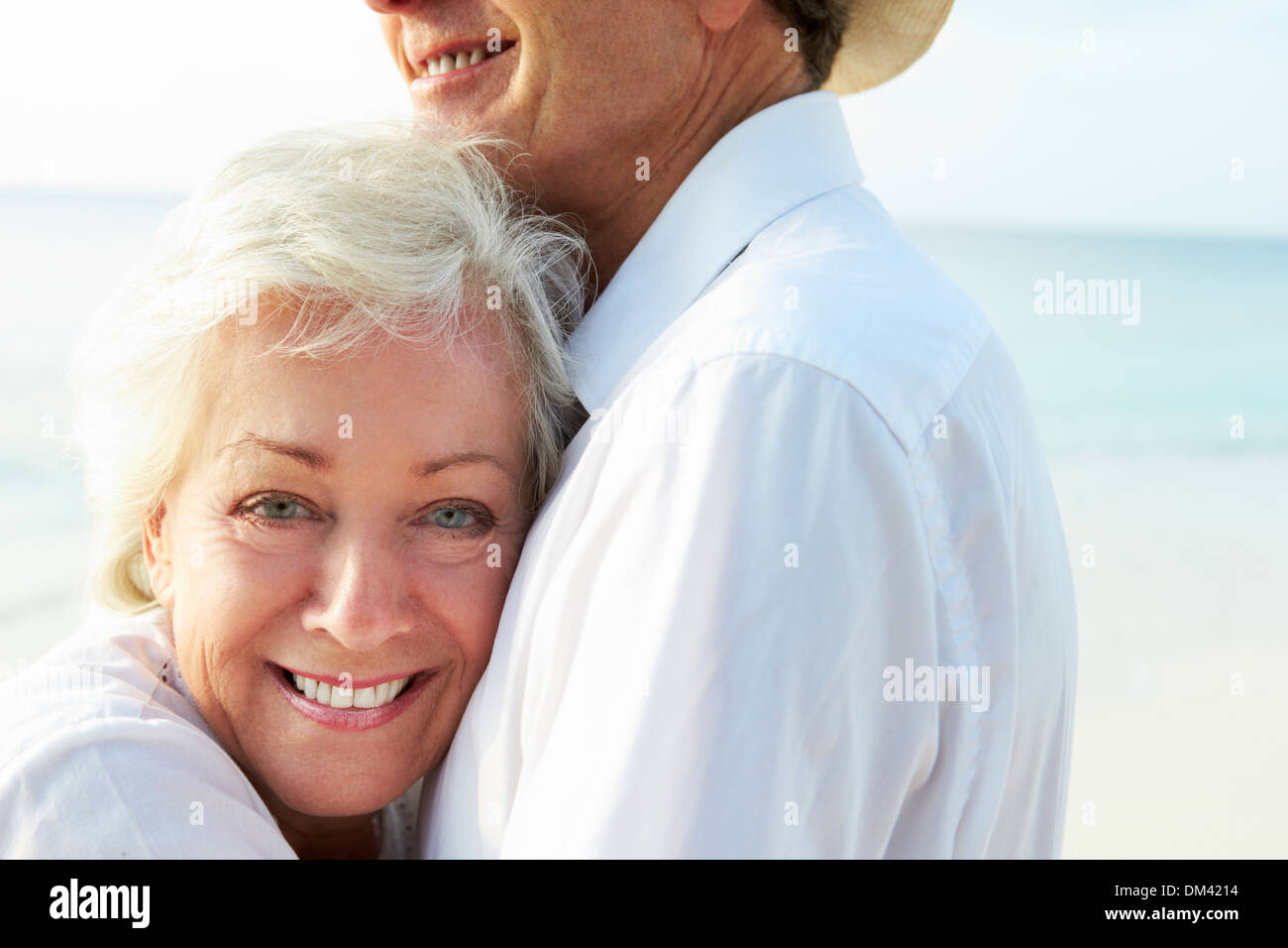 Romantic Couple On Tropical Beach Appartement De Vacances Banque D'Images