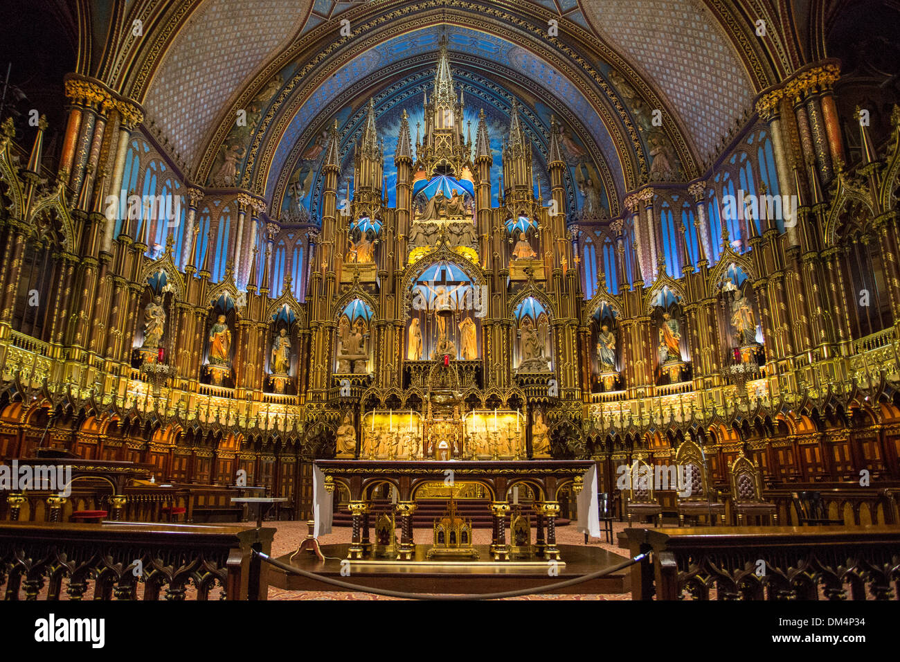 Amérique du Nord Canada Basilique Notre Dame de la ville de Montréal Québec autel intérieur coloré architecture religion voyage touristique Banque D'Images