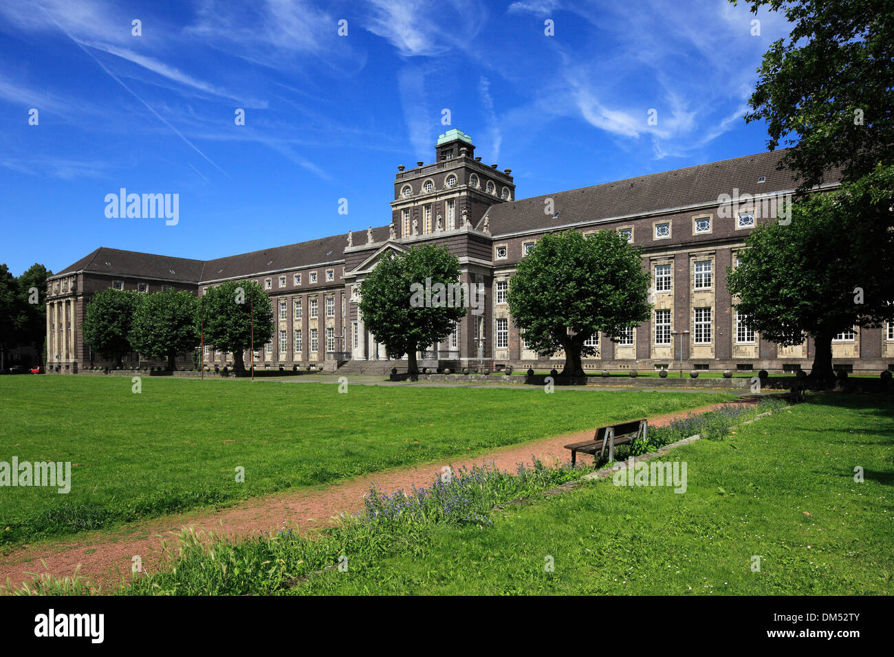 Krefeld ALLEMAGNE Rhin Bas-rhin Rhénanie du Nord-Westphalie secondaire Krefeld-Cracau Moltke place Moltke high school Banque D'Images