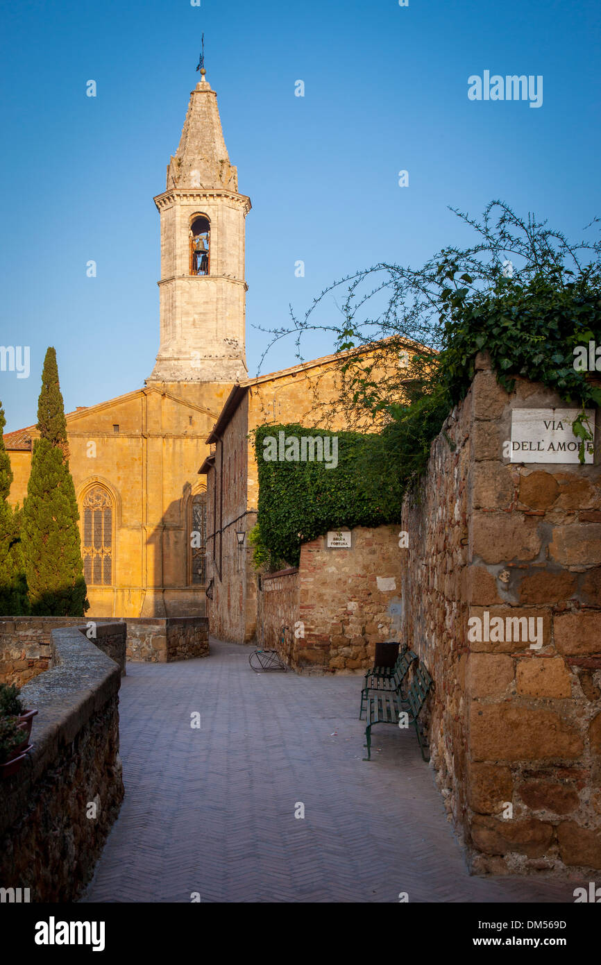 Tôt le matin dans la région de Pienza, Toscane Italie Banque D'Images