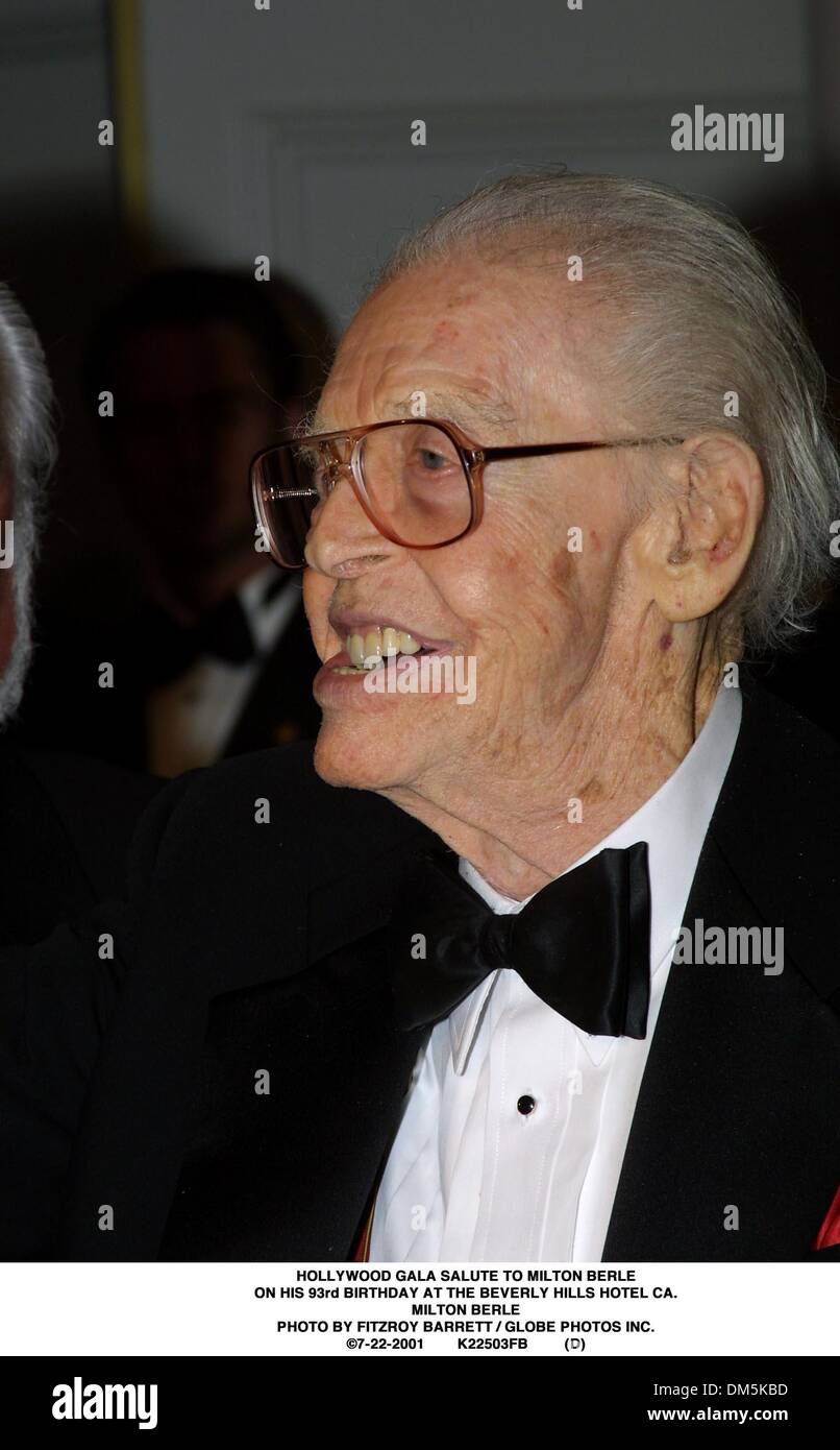 22 juillet 2001 - GALA HOLLYWOOD HOMMAGE À MILTON BERLE.SUR SON 93e ANNIVERSAIRE AU BEVERLY HILLS HOTEL CA..Milton Berle. BARRETT FITZROY / 7-22-2001 K22503FB (D)(Image Crédit : © Globe Photos/ZUMAPRESS.com) Banque D'Images