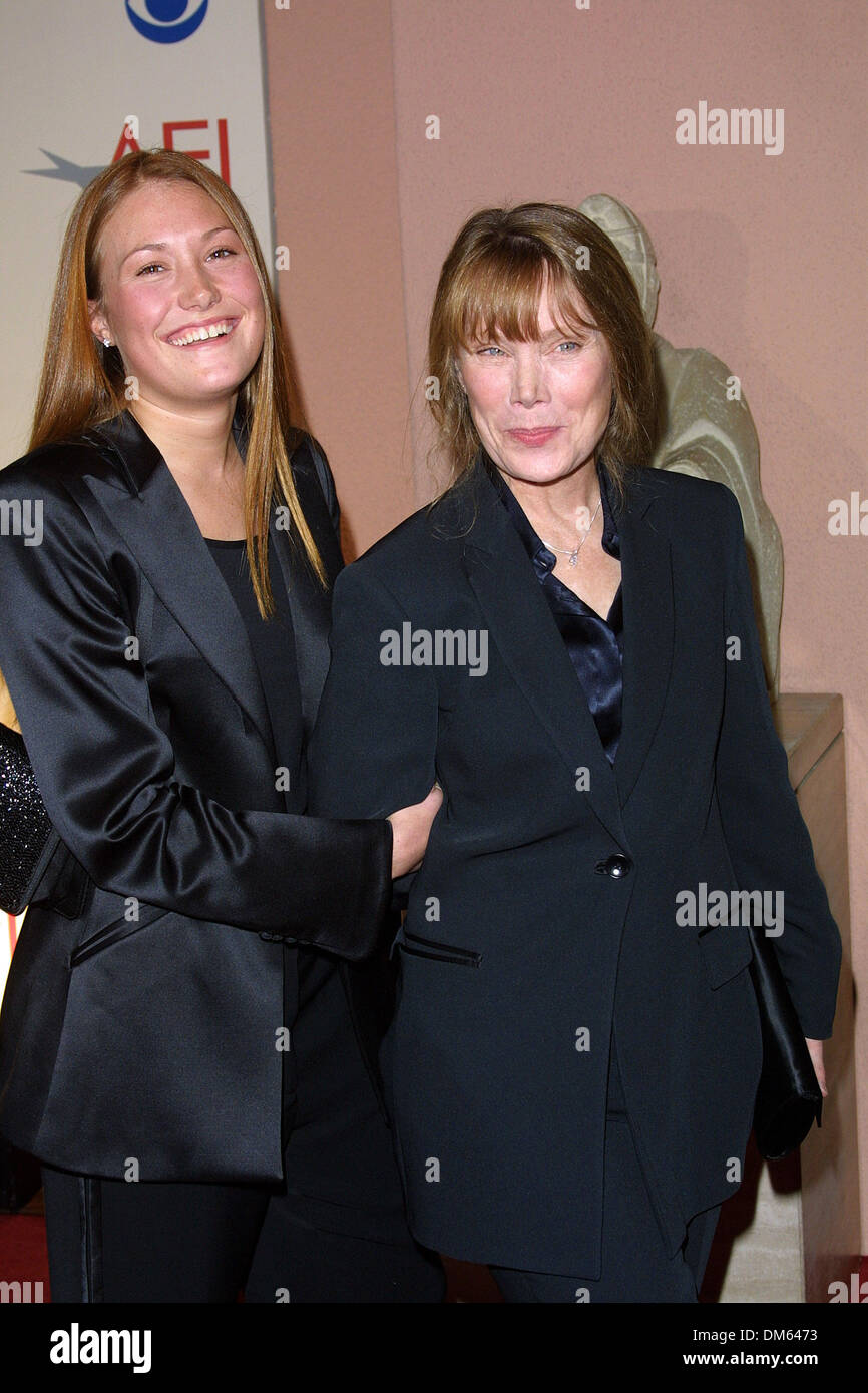 5 janvier 2002 - AFI AWARDS 2001.AU BEVERLY HILLS HOTEL BEVERLY HILLS, CA.SISSY SPACEK ET FILLE SCHUYLER FISK. BARRETT / 1-5-2002 FITZROY K23721FB (D)(Image Crédit : © Globe Photos/ZUMAPRESS.com) Banque D'Images