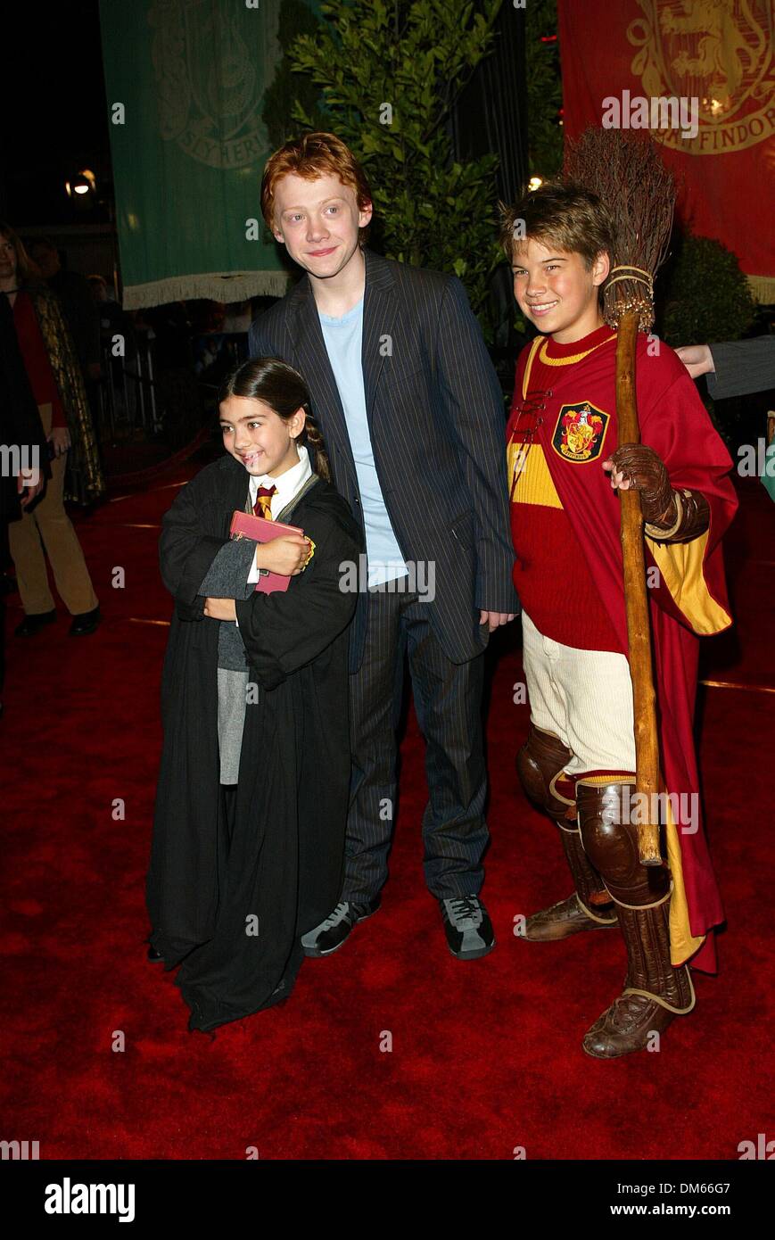 14 novembre 2002 - Westwood, CALIFORNIE - Rupert Grint -..HARRY POTTER ET LA CHAMBRE DES SECRETS -.LOS ANGELES PREMIÈRE AU MANN VILLAGE THEATRE.WESTWOOD, CA -. BARRETT FITZROY / 11-14-2002 - K27139FB (D)(Image Crédit : © Globe Photos/ZUMAPRESS.com) Banque D'Images