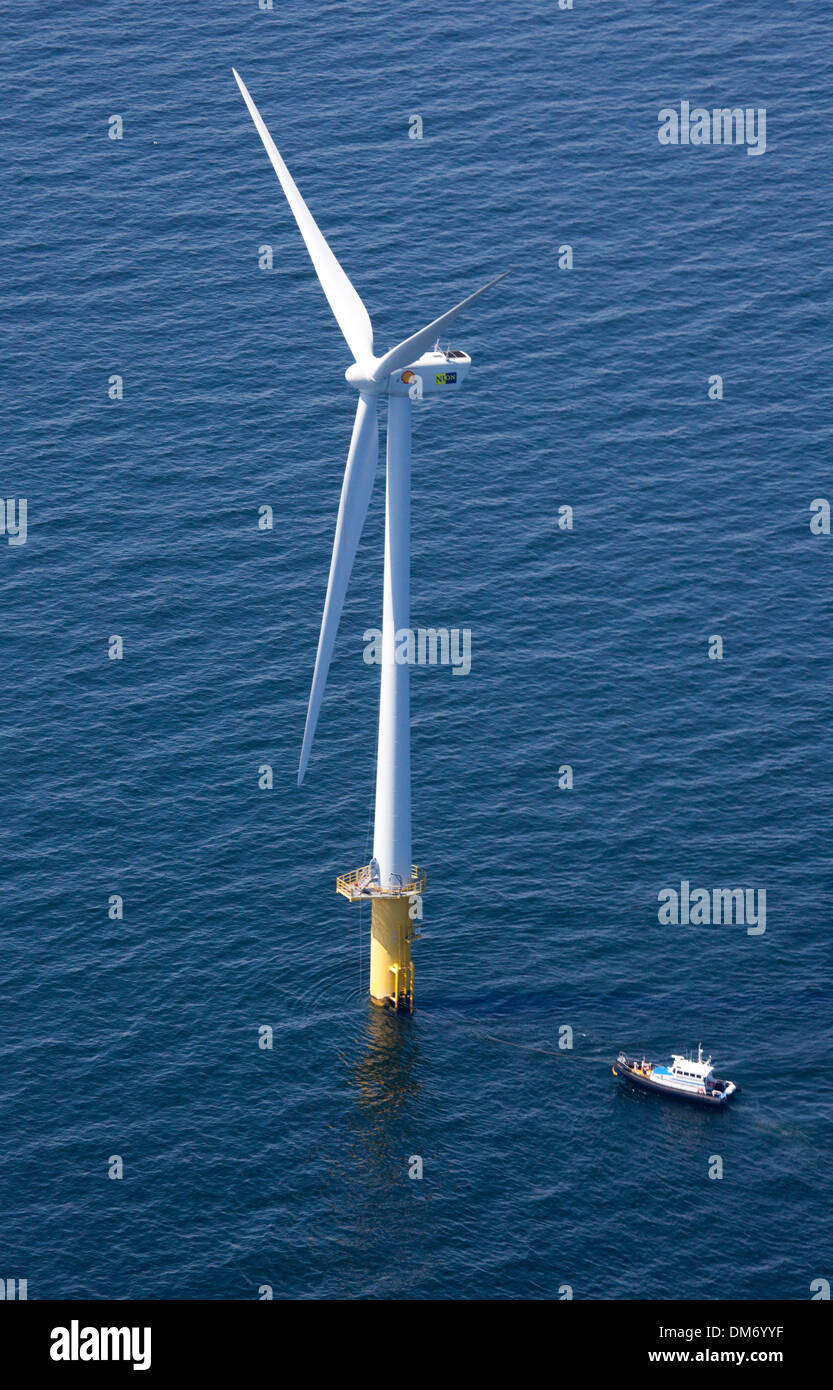 Moulins à vent hollandais dans la mer du Nord Banque D'Images