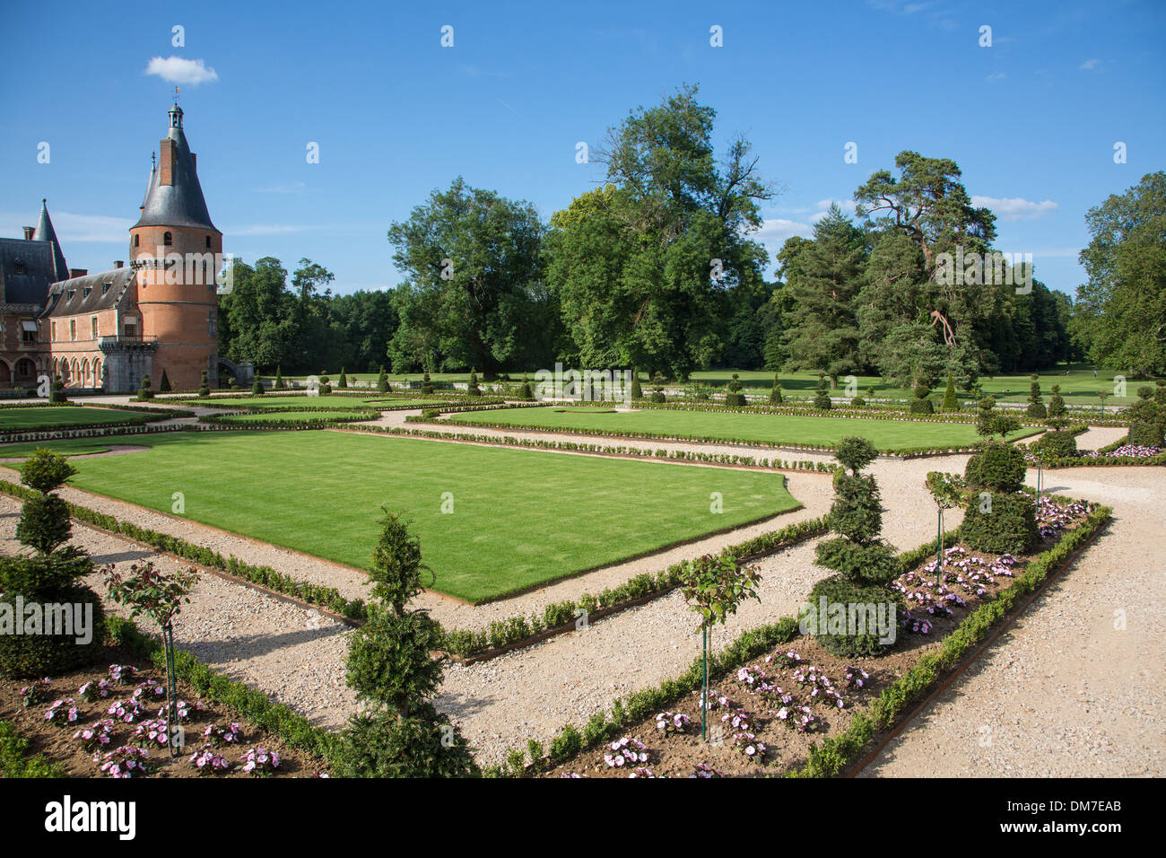 Jardin à la française créé à partir de dessins par André Le Nôtre, jardinier du roi Louis XIV, le château de Maintenon, Eure-et-Loir (28), FRANCE Banque D'Images