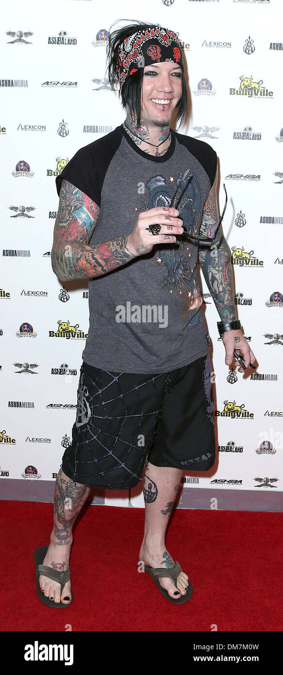 DJ Ashba à Bullyville présente 'Off Deep End' pool party au Hardrock Hotel and Casino Las Vegas Nevada - 01.09.12 Banque D'Images