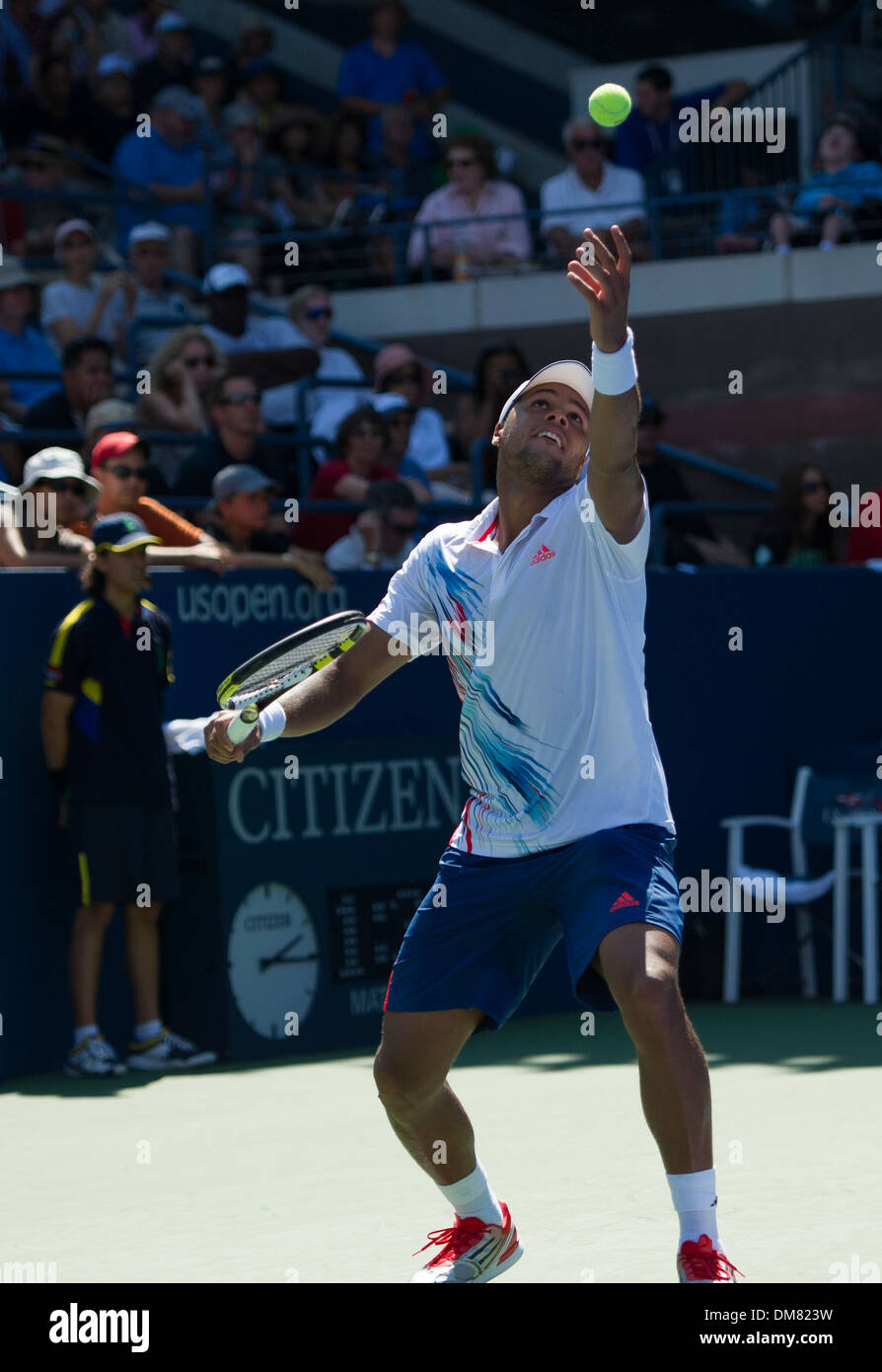 Jo Wilfried Tsonga US Open de Tennis 2012 - Jo Wilfried Tsonga (FRA) v Karol Beck (SLO) tenue à l'USTA Billie Jean King National Banque D'Images