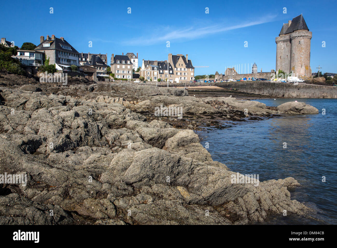 Plage Du Port Des Bas Sablons Et Tour Solidor Ville Dalet