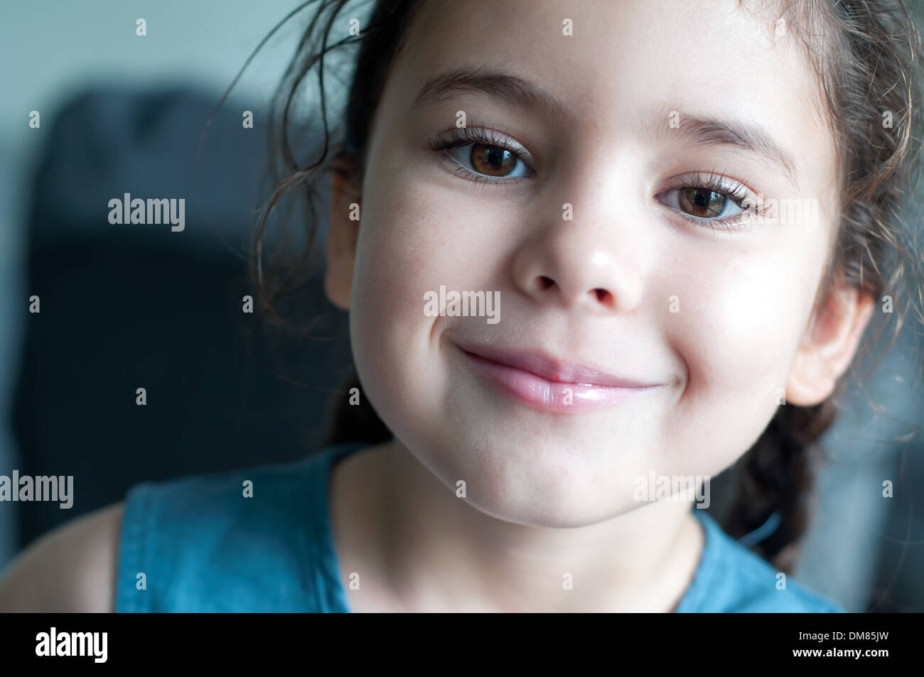 Six ans, fille, portrait Banque D'Images