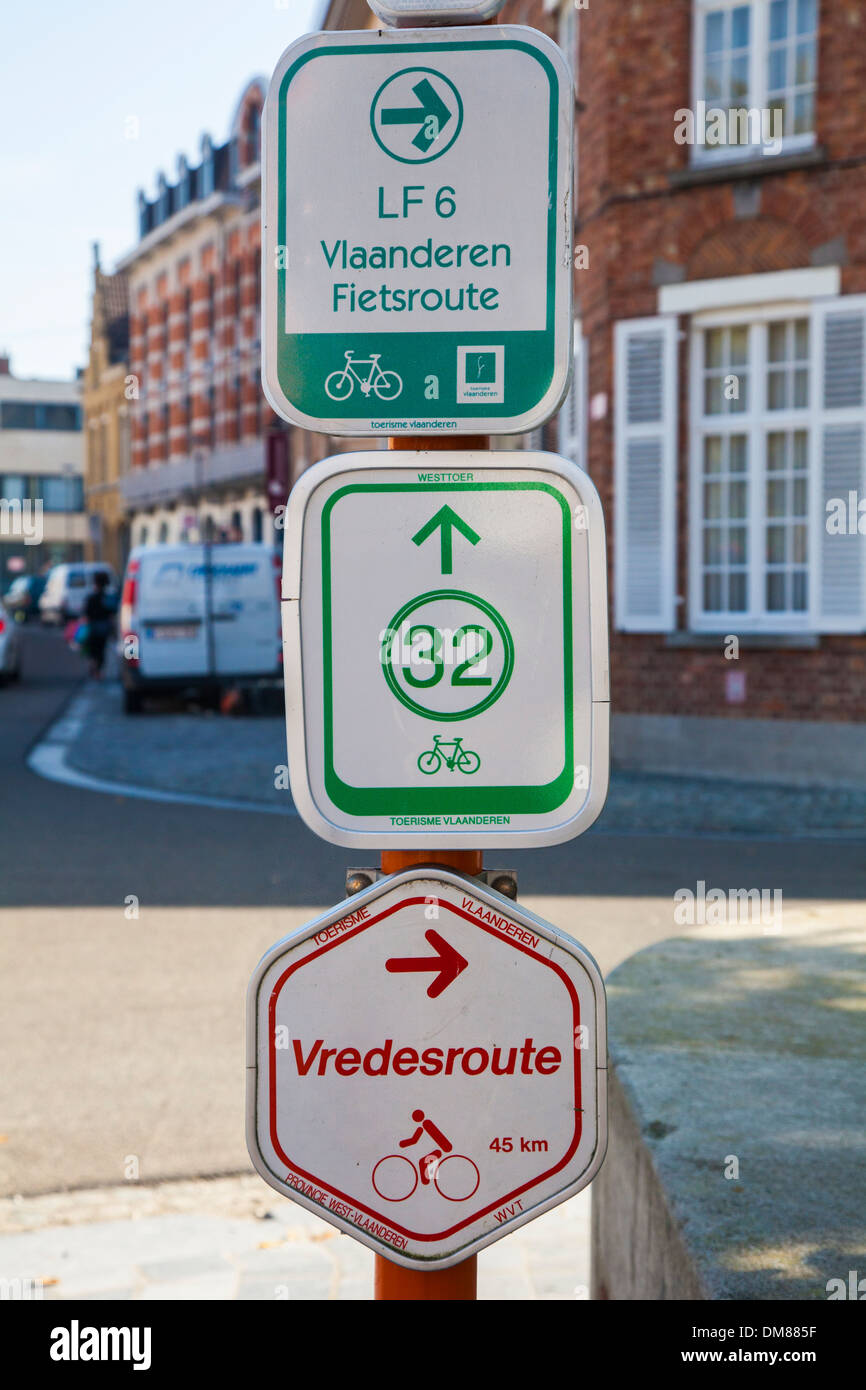Itinéraire cycliste signer à Ypres, Belgique Banque D'Images