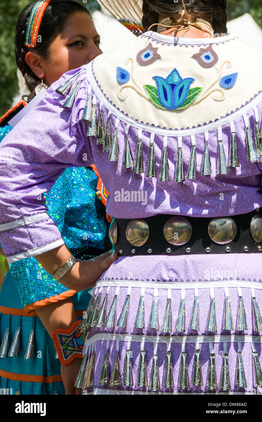 Détails de femme Vêtements traditionnels mohawks Premières Nations Québec Canada Banque D'Images