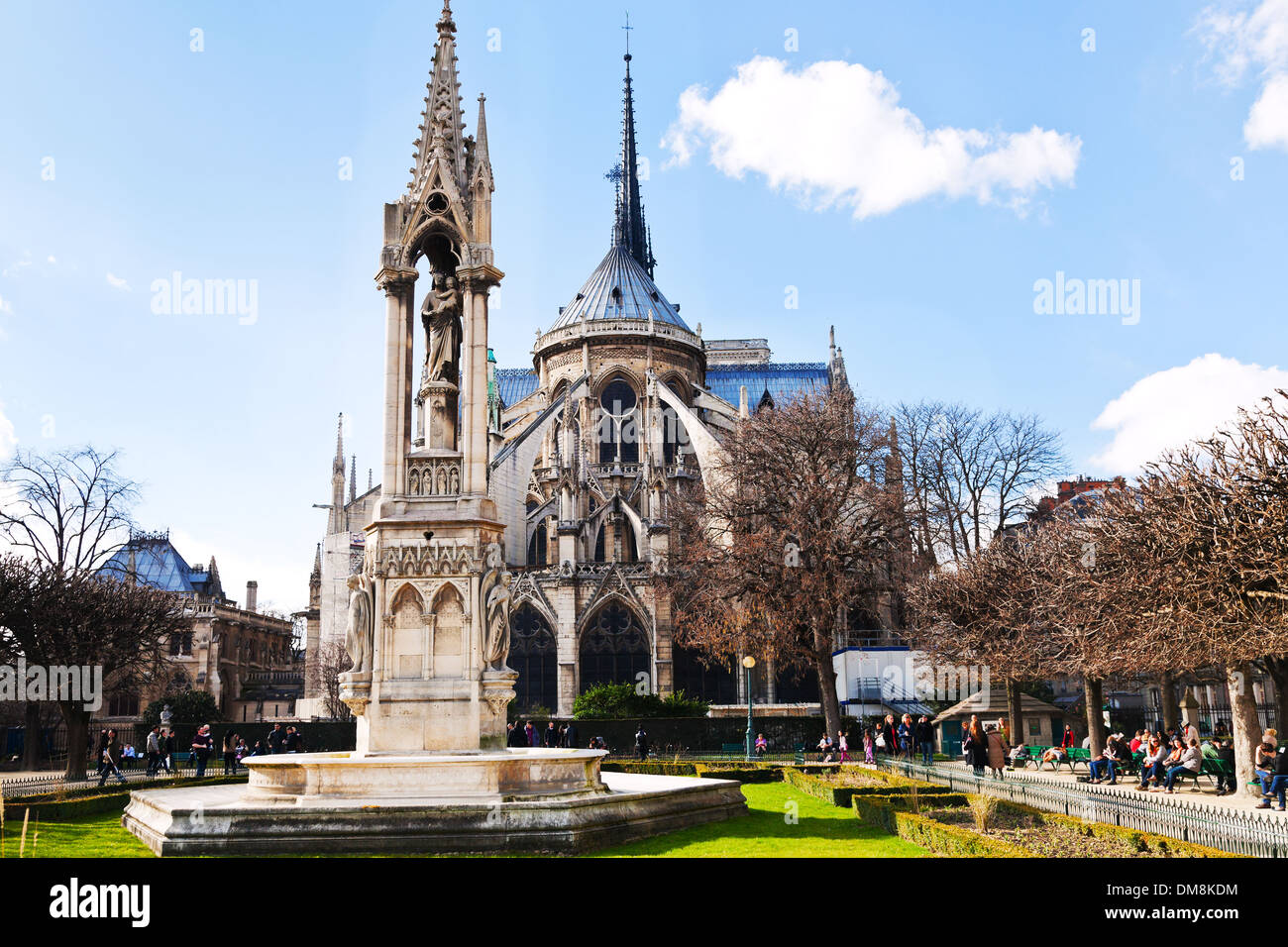 Fontaine de Notre-Dame et de l'Archidiocèse de Paris Banque D'Images