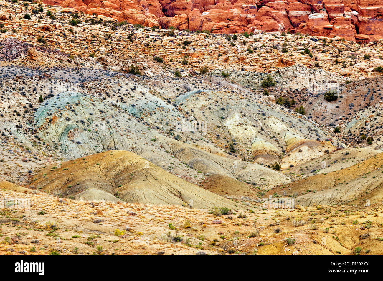 Divers dépôts minéraux créer cette palette de couleurs le long de la vallée du sel Laver dans l'Utah Arches National Park. Banque D'Images