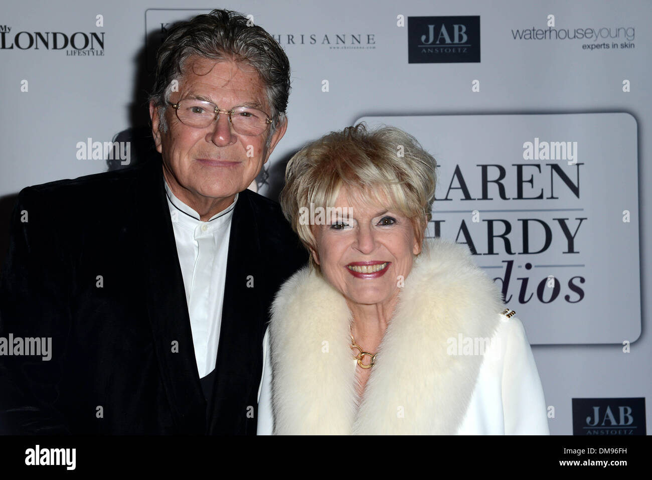 Londres, Royaume-Uni. Dec 12, 2013. Gloria Hunniford assiste à la Karen Hardy Studios' 5e anniversaire à l'Imperial Wharf à Londres, Photo de voir Li/Alamy Live News Banque D'Images