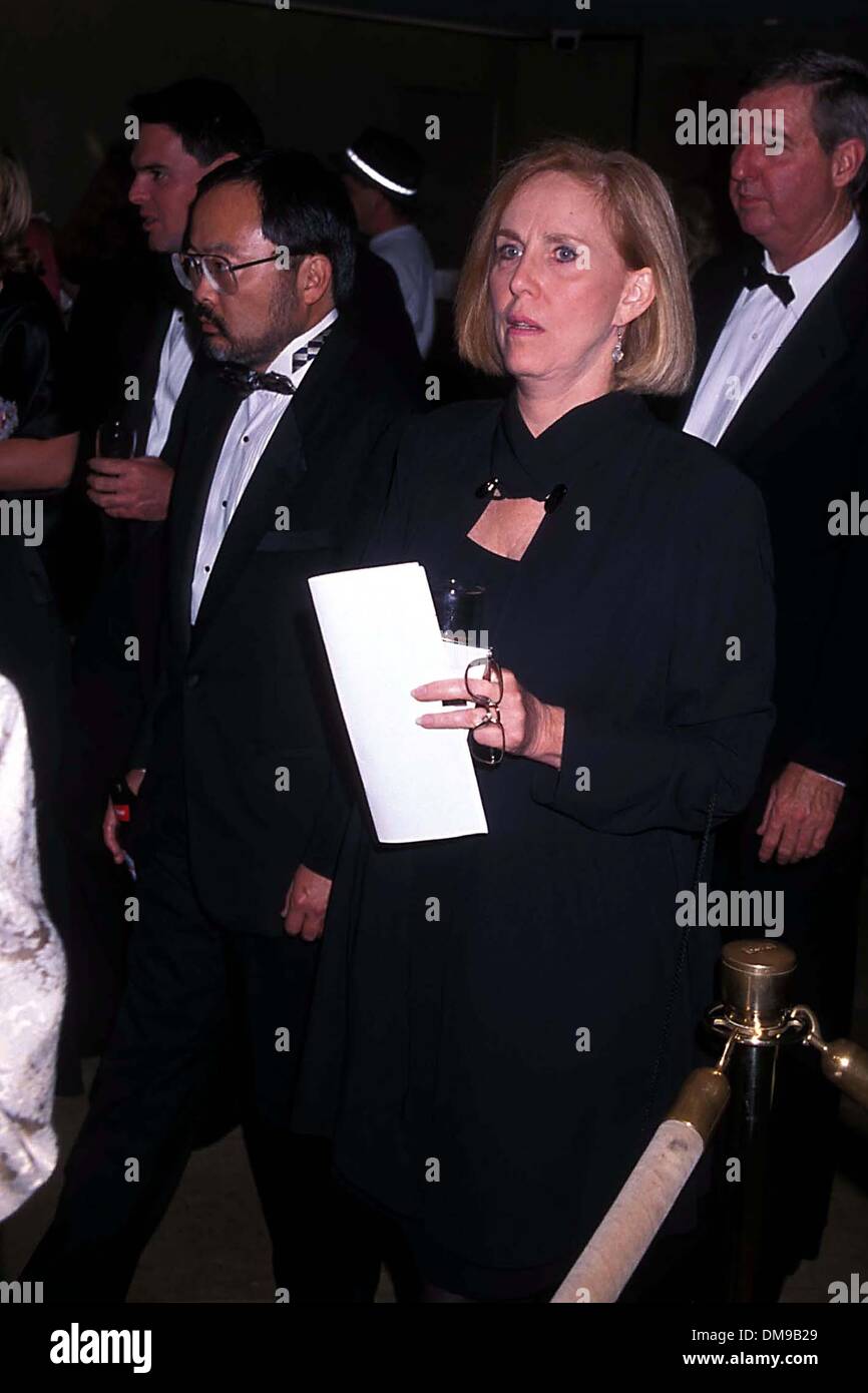 22 octobre 1999 - K16936M.6ÈME PRIX ANNUEL JACK WEBB AU BEVERLY HILLS HILTON .10/22/1999. MILAN RYBA/ 1999..LANCE ITO ET PEGGY YORK.JUDGELANCEITO20040319(Image Crédit : © Globe Photos/ZUMAPRESS.com) Banque D'Images