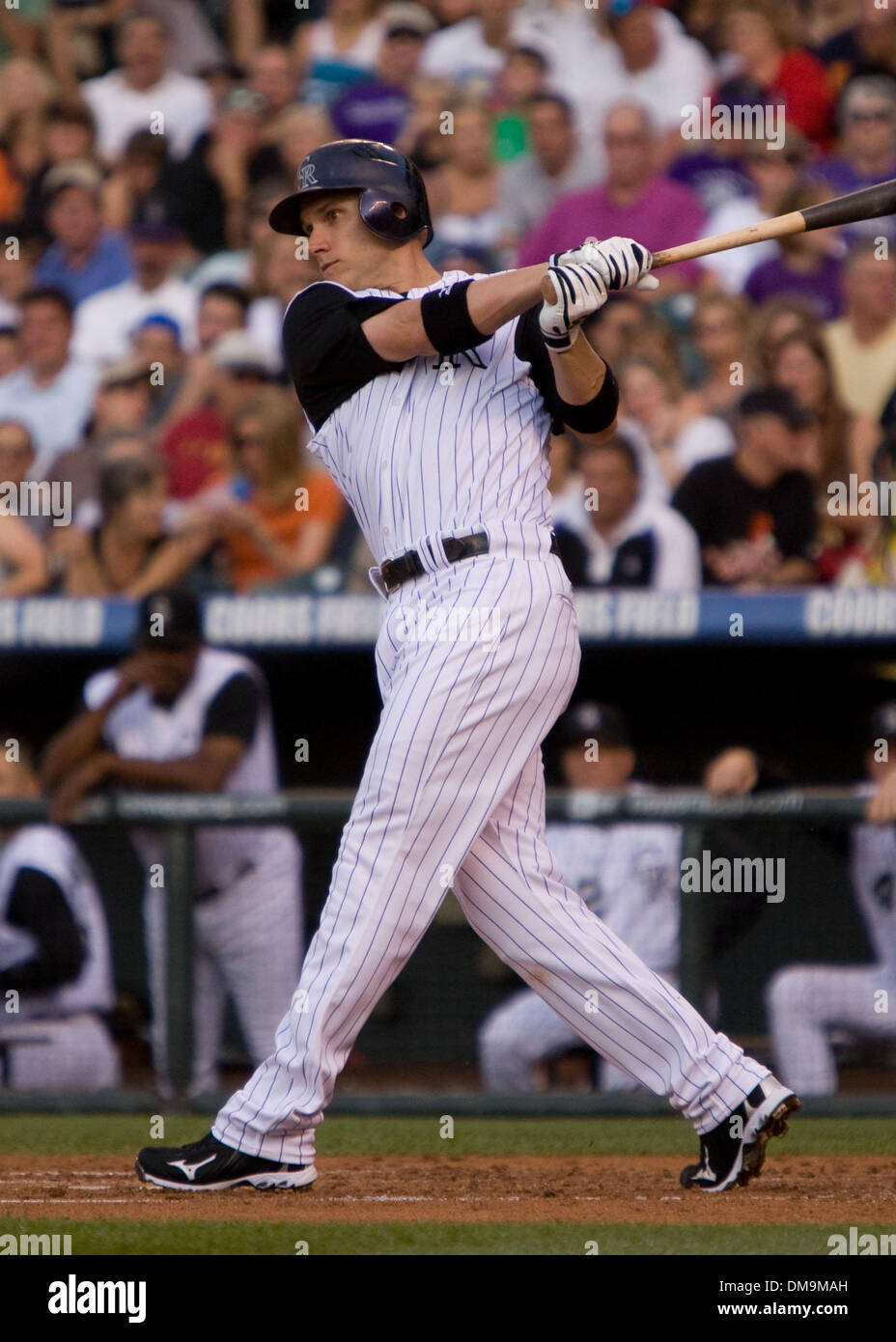 Aug 22, 2009 - Denver, Colorado, USA - MLB baseball - Colorado Rockies le deuxième but CLINT BARMES hits lors d'une victoire de 14-11 sur les Giants de San Francisco à Coors Field. (Crédit Image : © Don Senia Murray/ZUMA Press) Banque D'Images