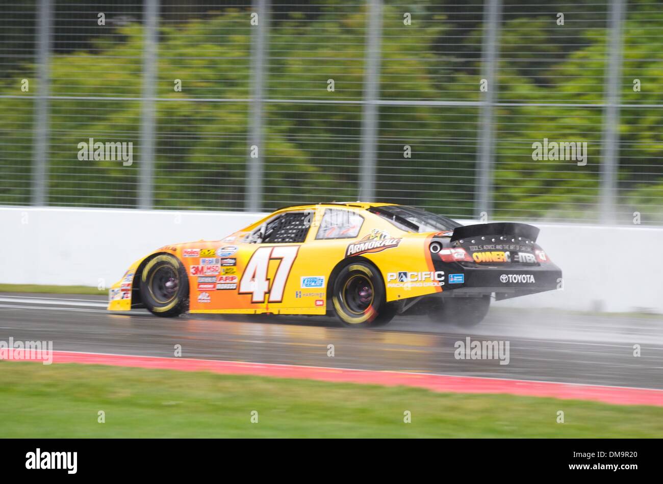 29 Août 2009 : Marcos Ambrose (# 47 Armor All Toyota) sur son chemin à la première qualification NAPA Pièces d'auto 200 présenté par Dodge sur le circuit Gilles Villeneuve dans MontrÅ½al, QC (crédit Image : © Global/ZUMApress.com) Southcreek Banque D'Images