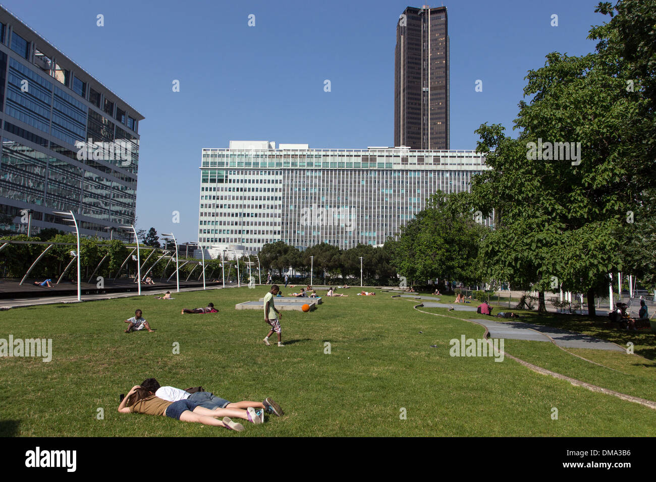 Jardin de l'ATLANTIQUE SUR LE TOIT DE LA GARE MONTPARNASSE, Paris (75015), FRANCE Banque D'Images