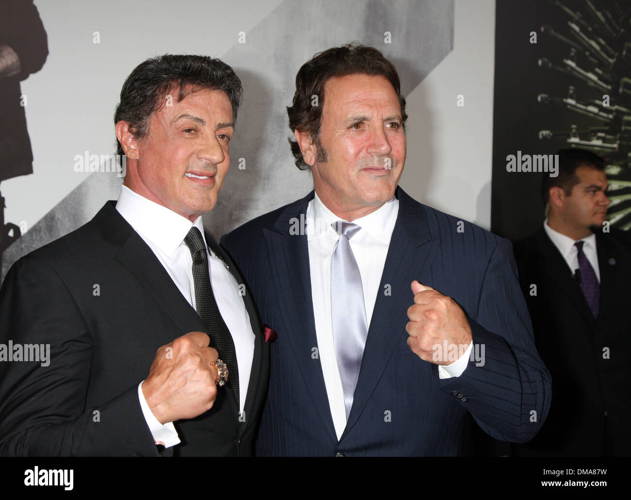 Sylvester Stallone Et Frank Stallone A Los Angeles Premiere D Usure 2 A Grauman S Chinese Theatre Hollywood Photo Stock Alamy