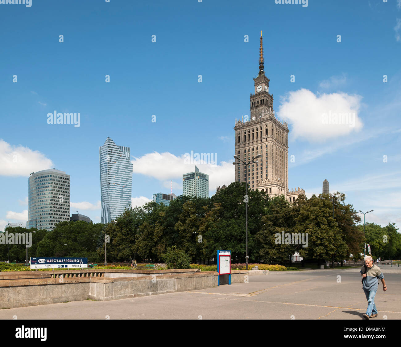 La ville de Varsovie, Varsovie, Pologne. Architecte : Divers, 2013. Matin vue du Palais de la Culture stalinienne comme vu à partir de la Parade Banque D'Images
