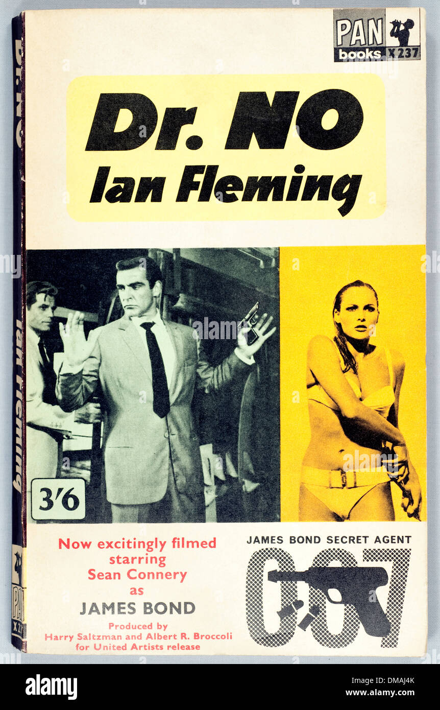 Vieille casserole livre Dr James Bond de Ian Fleming aucun document d'archives historiques Banque D'Images