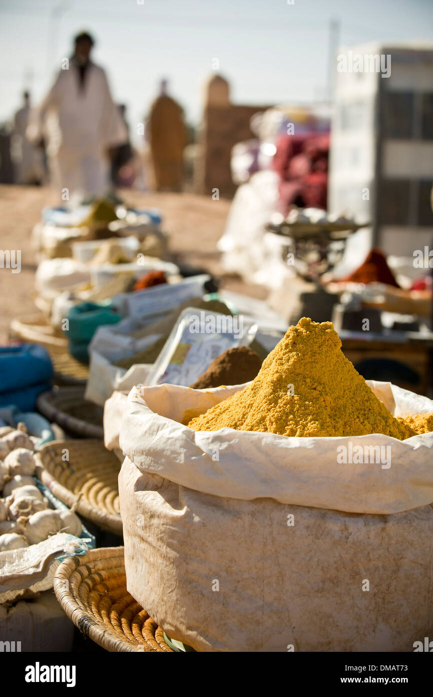 Marché à M'hamid el Ghizlane, le Maroc, l'Afrique Banque D'Images