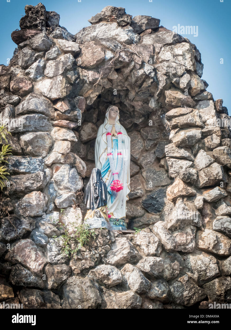 Petite Vierge Marie statue en l'Église Catholique Romaine place la conviction de Chanthaburi, Thailande. communautaires Banque D'Images