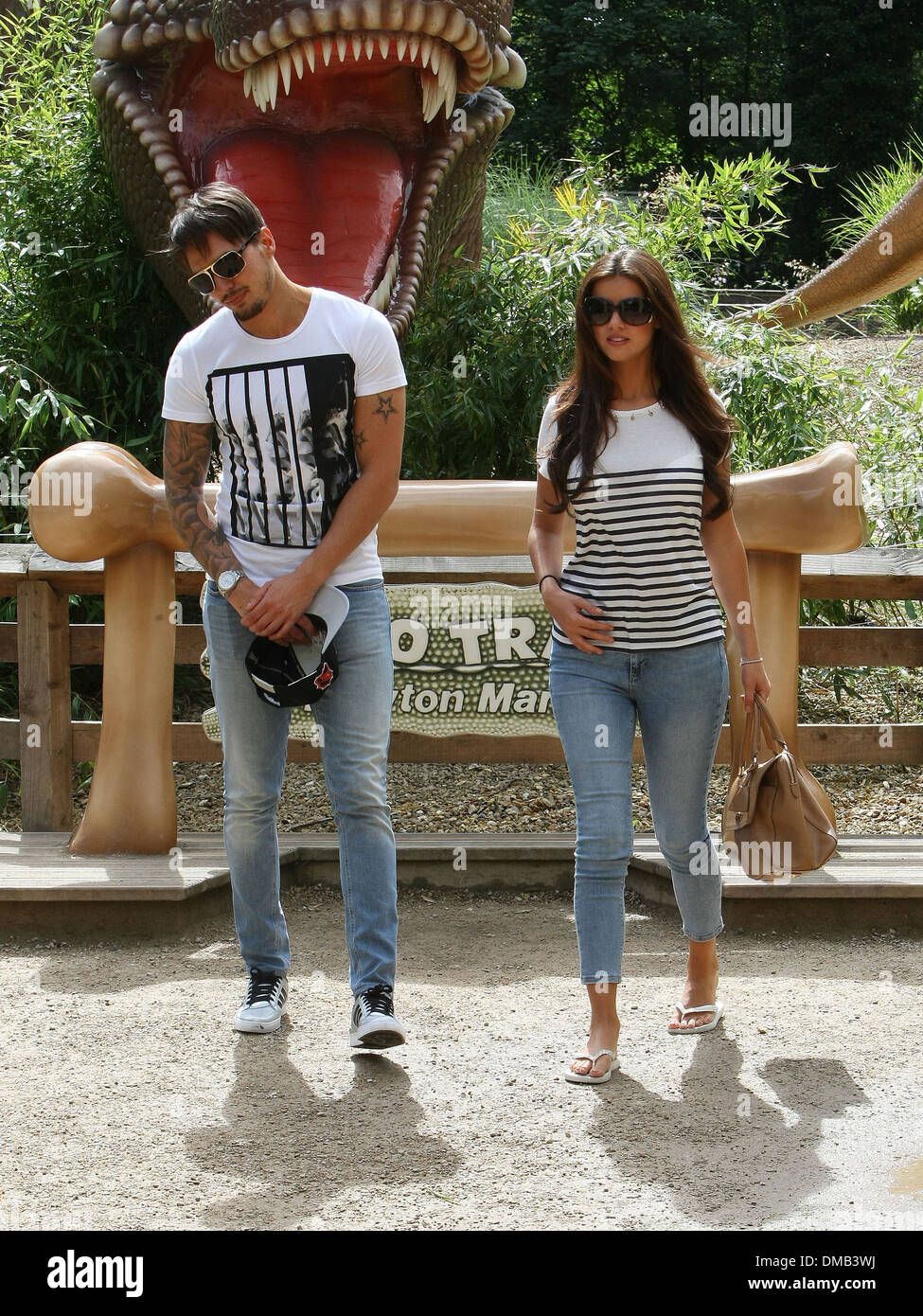 Mario Falcone et Lucy Mecklenburgh visiter Drayton Manor Theme Park Staffordshire England - 22.08.12 Banque D'Images