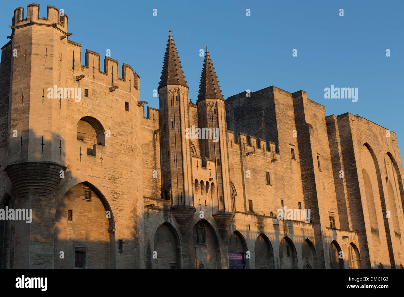 Le PALAIS DES PAPES, LA PLUS GRANDE CONSTRUCTION gothique du monde, le siège de la chrétienté occidentale dans le 14ème siècle, classée au patrimoine mondial de l'UNESCO, VILLE D'AVIGNON, CITÉ DES PAPES, Vaucluse (84), FRANCE Banque D'Images