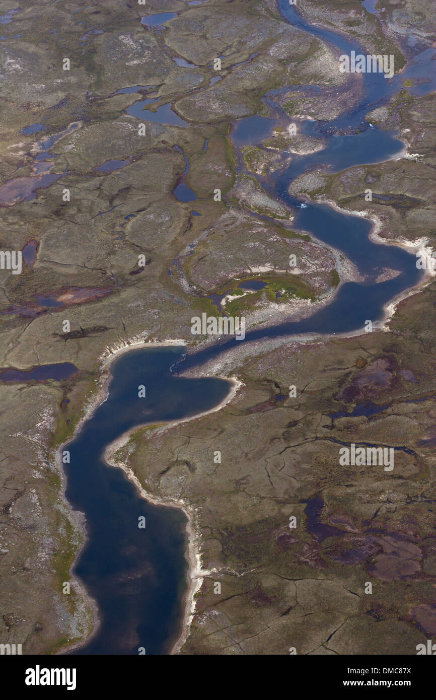 Des modèles dans la nature côte ouest de la Baie d'Hudson Canada Vue aérienne des terres humides des rivières toundra toundra désolée Banque D'Images