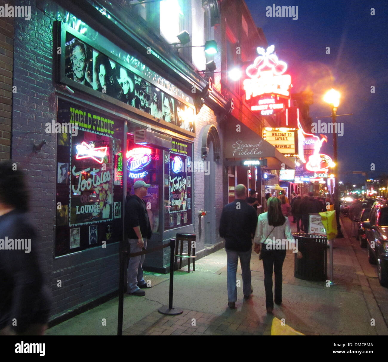 Et extérieur de videur de Tootsie Orchid Lounge, un célèbre Honky Tonk bar à Broadway dans le centre de Nashville au Tennessee. Banque D'Images