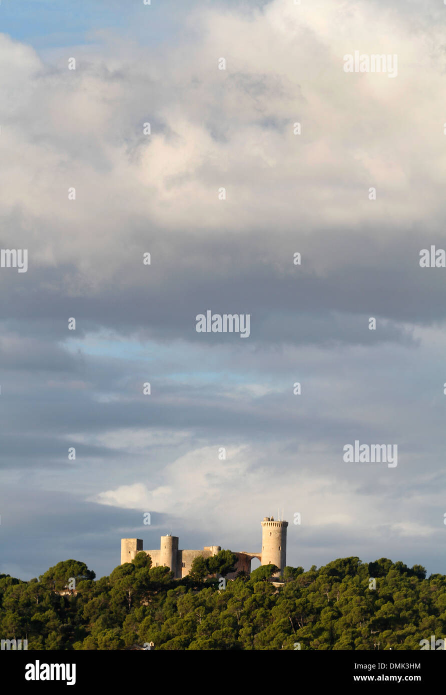 Château de Bellver vu de la ville de Palma, Majorque, Espagne Banque D'Images