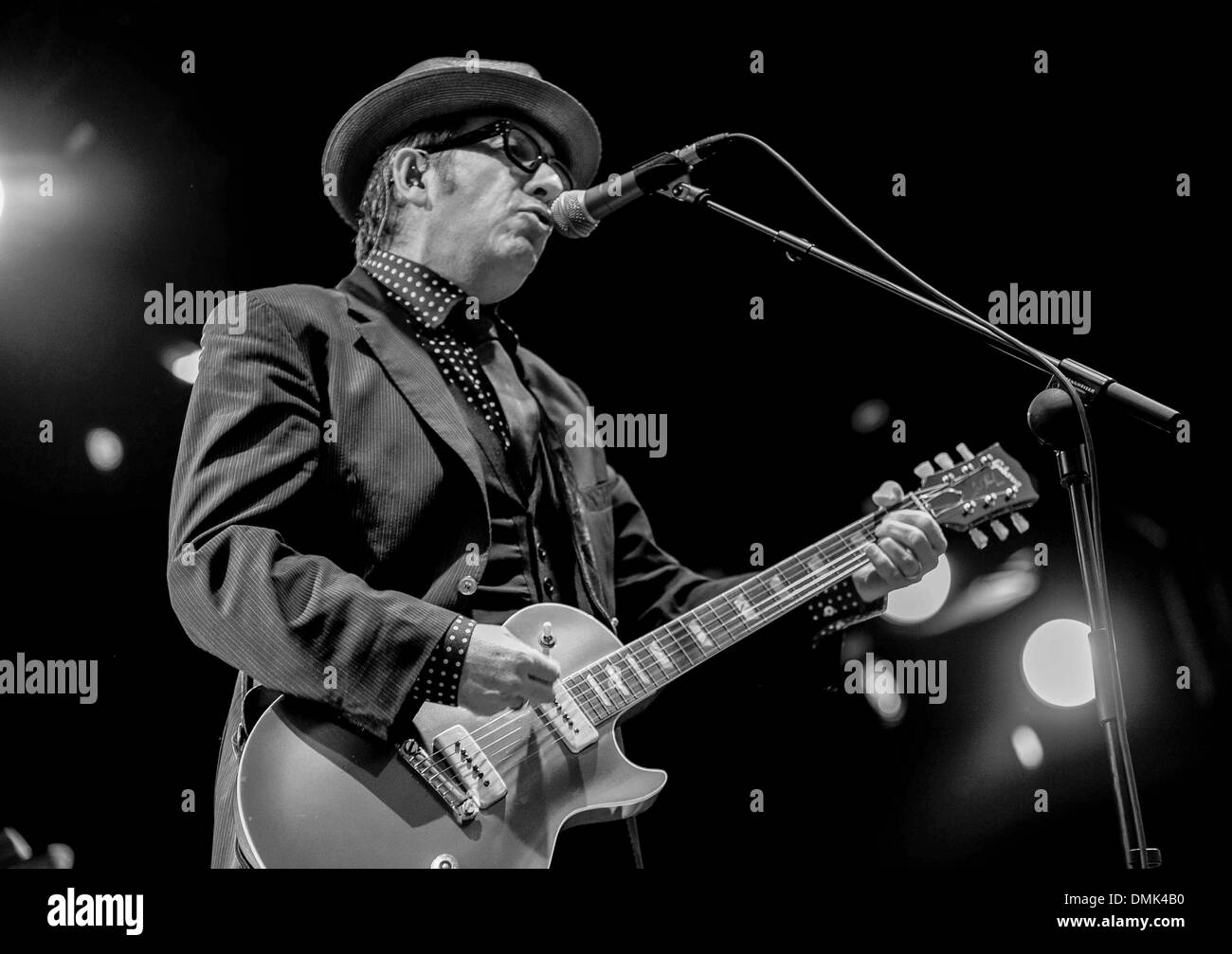 Elvis Costello live au Festival le Westport Banque D'Images