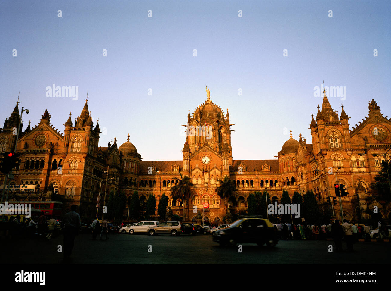 Victoria Chhatrapati Shivaji Terminus de Bombay Mumbia au Maharashtra en Inde en Asie du Sud. Gare ferroviaire de fer Voyage Architecture Bâtiment Banque D'Images