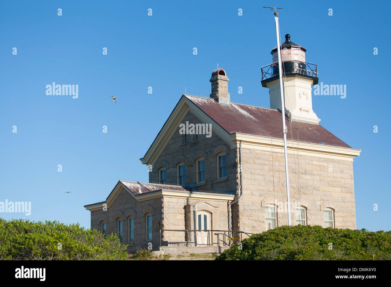 L'extrémité nord de la lumière, un phare historique sur Block Island, RI sur une journée ensoleillée en Nouvelle Angleterre Banque D'Images