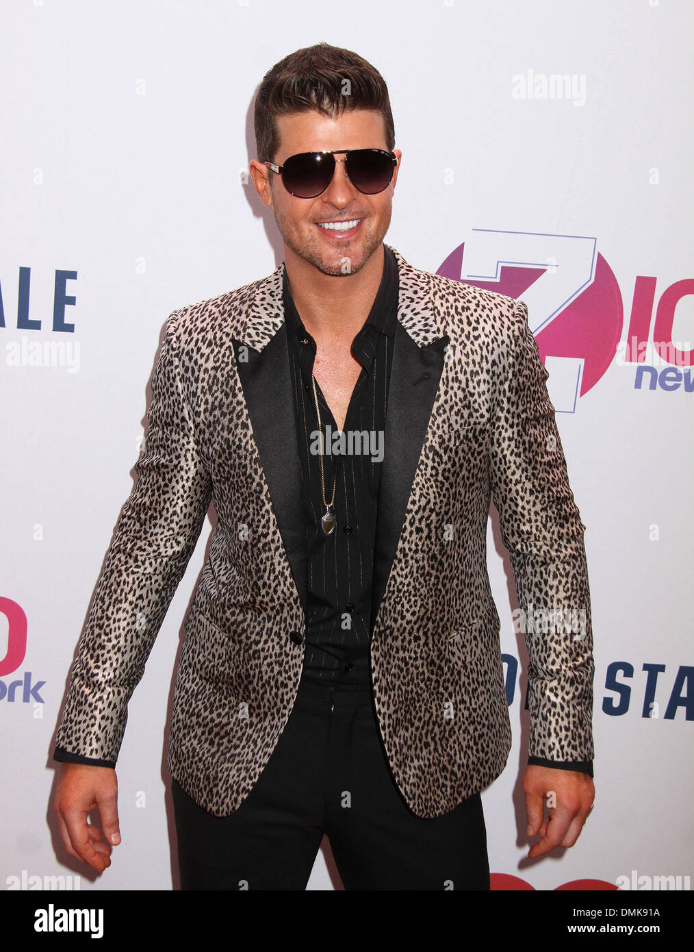 New York, New York, USA. 13 Décembre, 2013. Singer Robin Thicke assiste à Z100's Jingle Ball 2013 tenue au Madison Square Garden. Credit : Nancy Kaszerman ZUMAPRESS.com/Alamy/Live News Banque D'Images