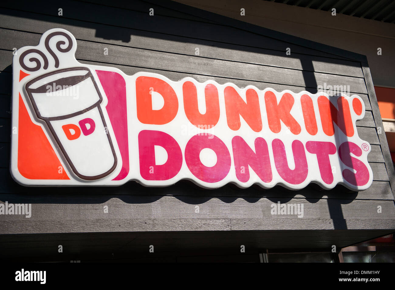 Signalisation de donuts de dunkin Banque de photographies et d’images à