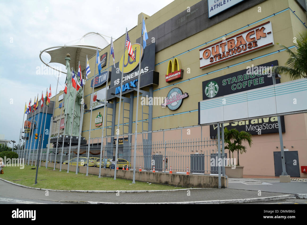 Statue de la liberté au New York City Centre (Un grand centre commercial) à Av. das Américas, Barra, Rio de Janeiro, Brésil. Banque D'Images