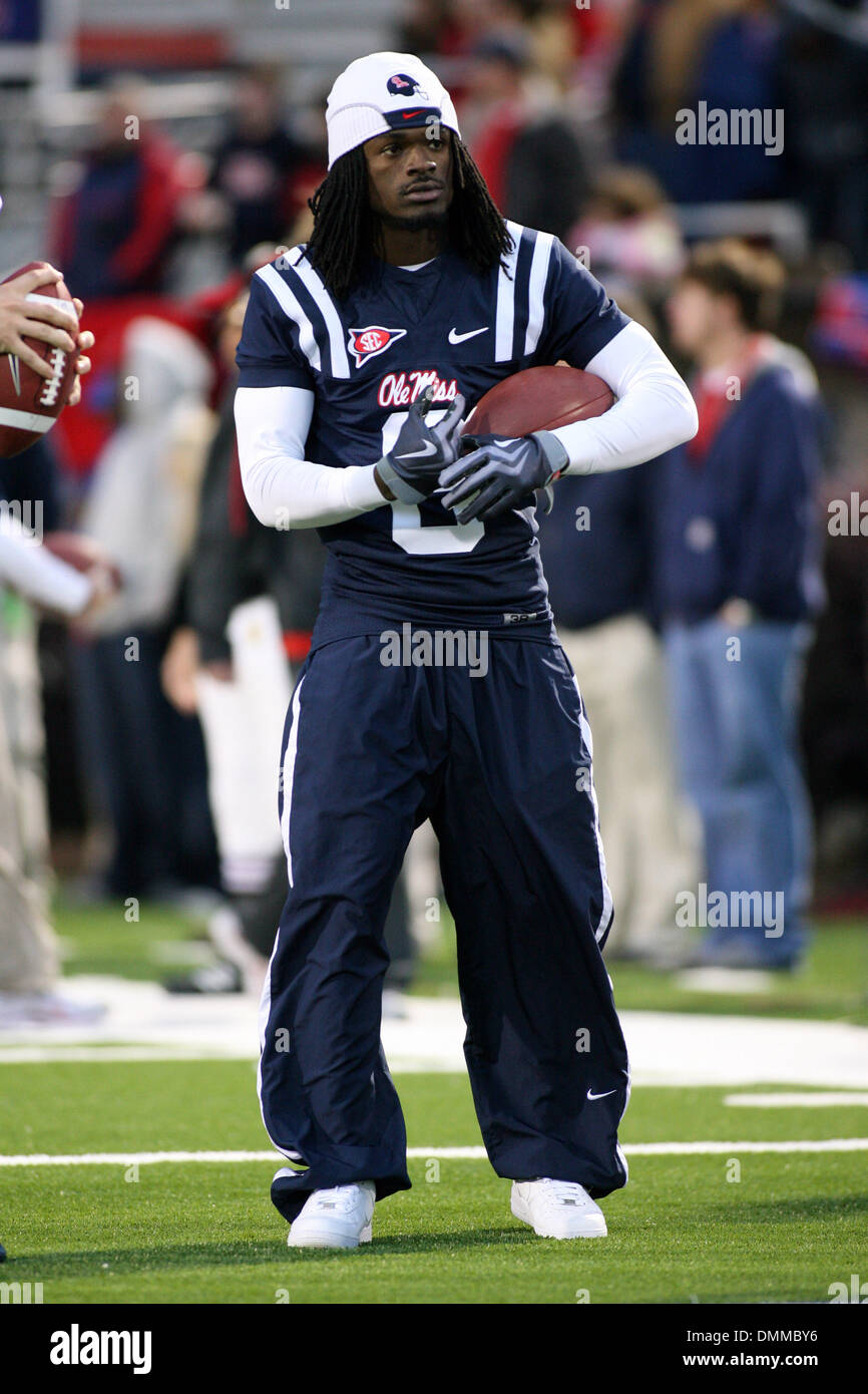 17 Octobre 2009 : Marshay Green pendant la pré-action de jeu dans le jeu entre l'UAB Blazers et les rebelles Ole Miss joué à Vaught Hemingway Stadium à Oxford, MS. Les rebelles Ole Miss défait l'UAB Blazers 48-13. Crédit obligatoire . : Epicéa Derden / Southcreek Global (Image Crédit : © Southcreek/ZUMApress.com) mondial Banque D'Images