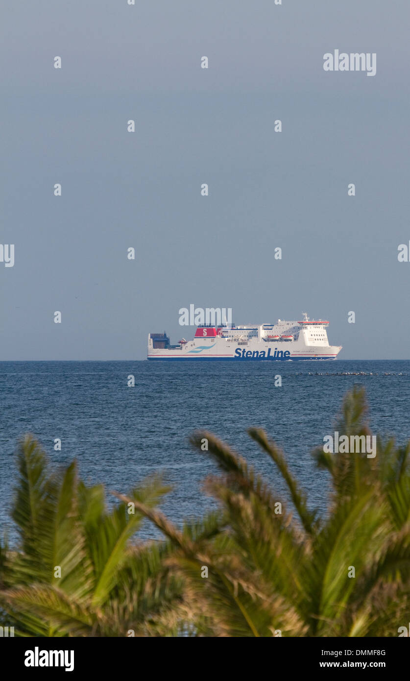 Un ferry Stena Line vu de Palmestranden au nord de Frederikshavn. Banque D'Images