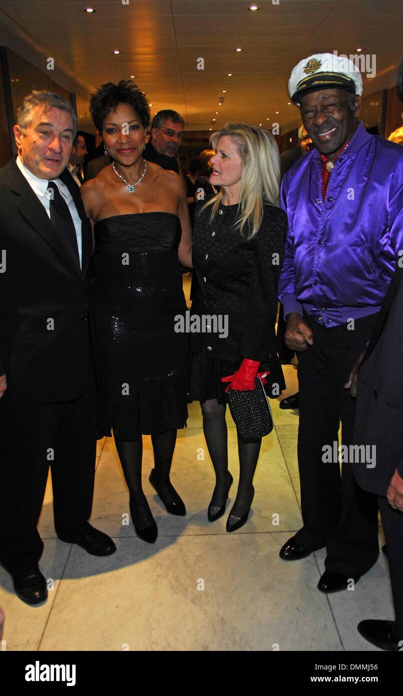 Robert de Niro, Grace Hightower, une femme non identifiée et Chuck Berry (l-r) à la caméra d'Or 2008 décerné à Berlin. Banque D'Images